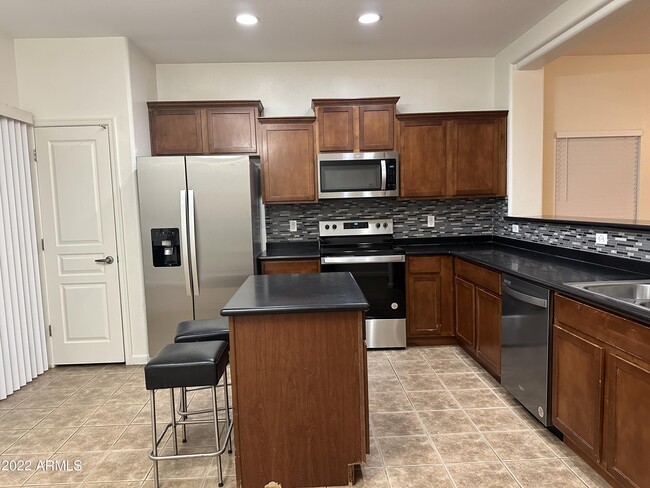 Building Photo - 17236 W Saguaro Ln