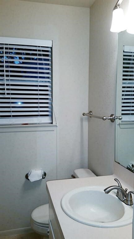 Building Photo - 240 N Forest Dr