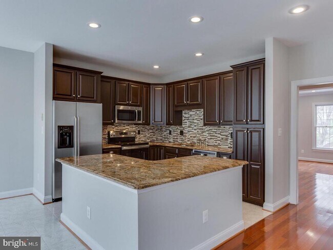 Building Photo - 9421 Van Arsdale Dr