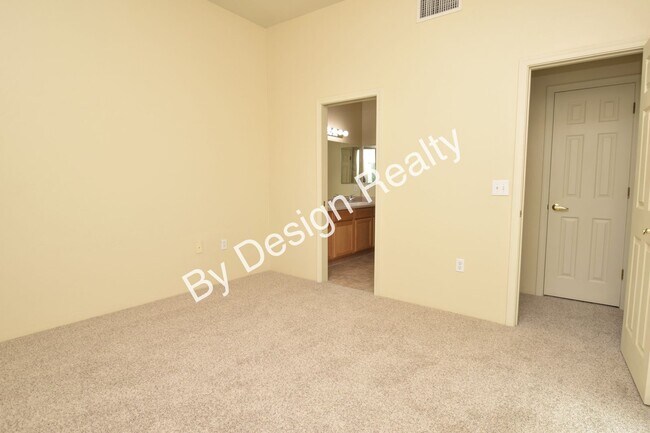 Building Photo - Newly Updated 3 Bed 2 Bath Townhome in Gated Central Tucson Community with Mountain Views