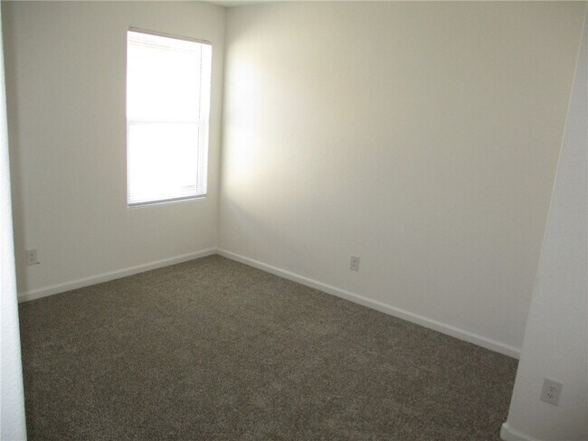 Building Photo - 2474 Tapatio Dr