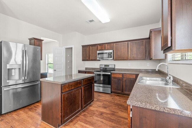 Building Photo - 3013 Spring Creek Dr