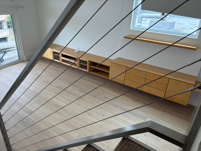 Building Photo - 12217 Rochester Ave