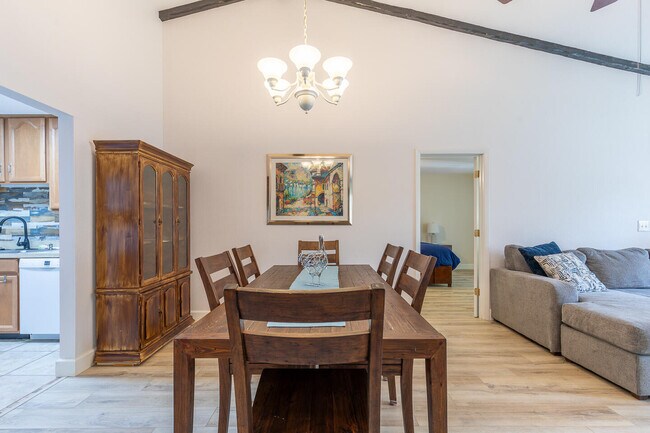 Building Photo - 3303 SE Sandpiper Ct