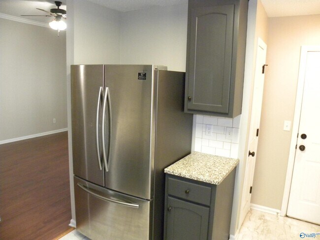 Building Photo - 258 Mountain Creek Dr