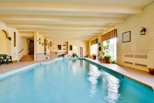 Building Photo - 1365 Columbine St