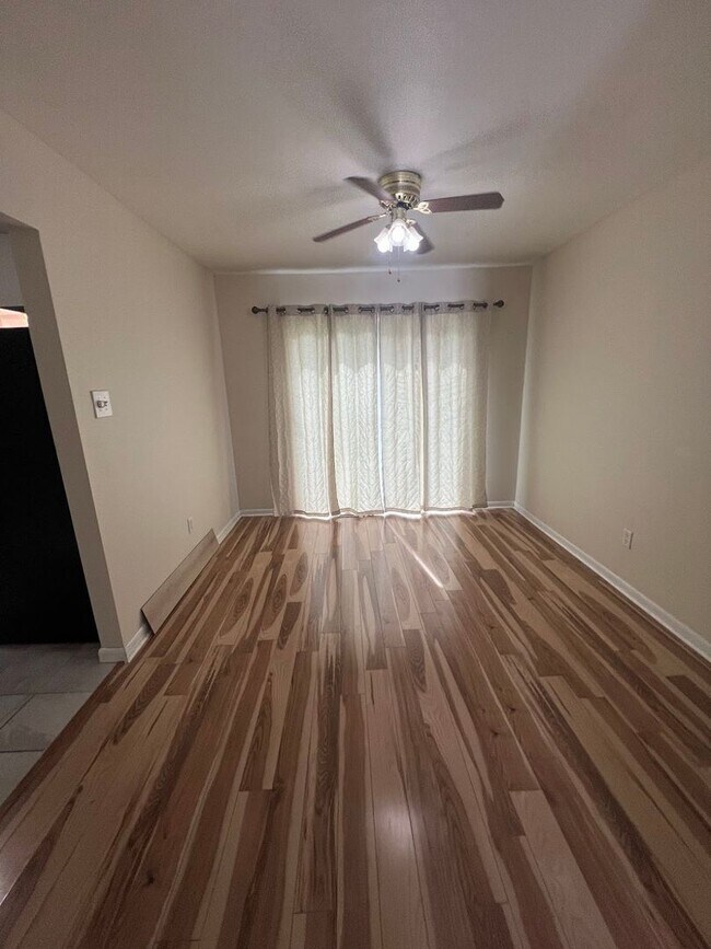 Building Photo - For Rent – 3 Bedroom, 1.5 Bath Home