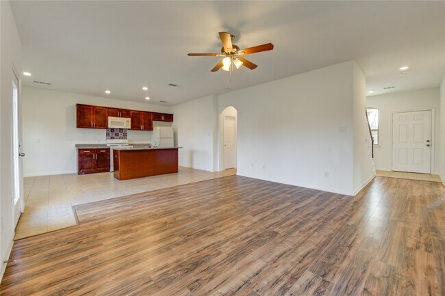 Building Photo - 12726 Plummersville St