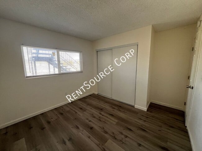 Building Photo - 1131 Barstow Rd