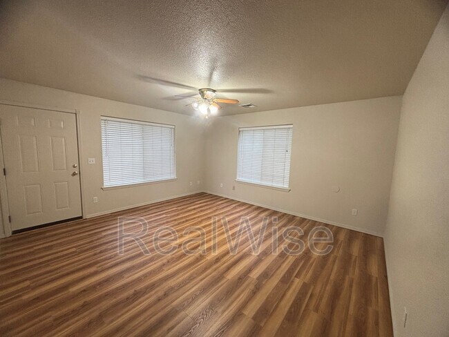 Building Photo - 175 Barron Ct