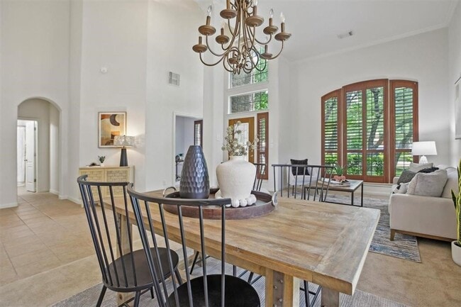 Building Photo - Red Oaks Subdivision / 5 bedrooms, 4 bathr...