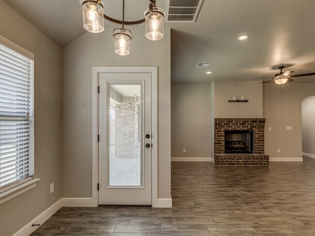 Building Photo - 4505 Black Mesa Ln