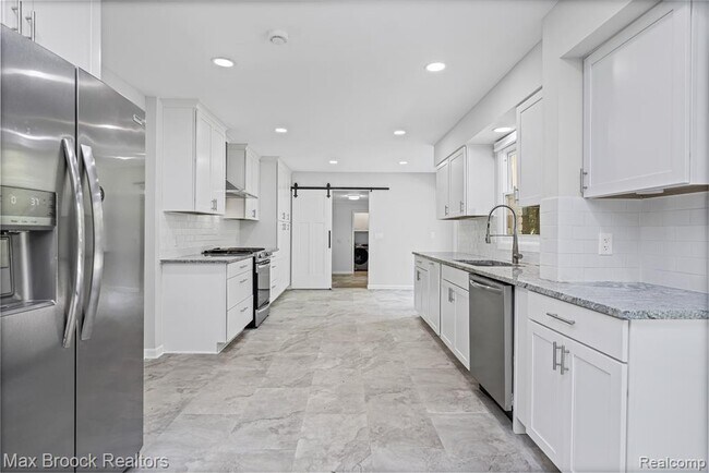 Building Photo - 2601 Lamplighter Ln