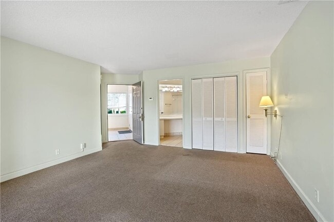 Building Photo - 286 Moss Oak Cir