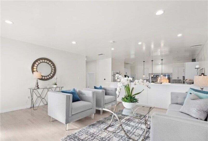 Building Photo - 17601 Rhoda St