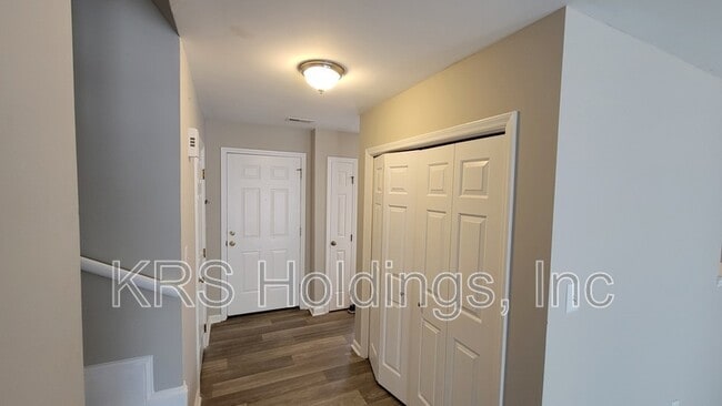 Building Photo - 5059 Avenida Del Sol Dr