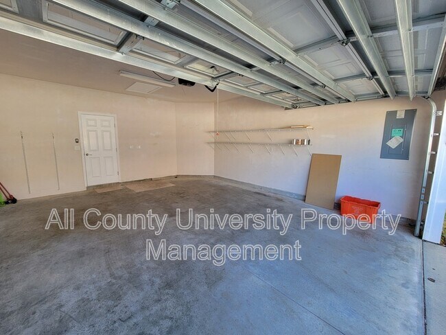 Building Photo - 5104 NW 21st Dr