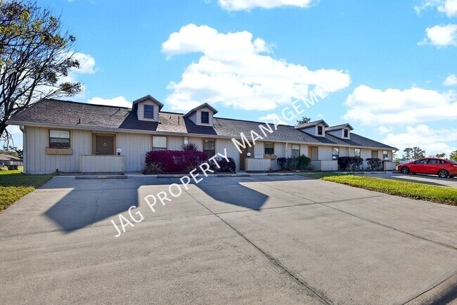 Building Photo - 1234 Montecello Dr