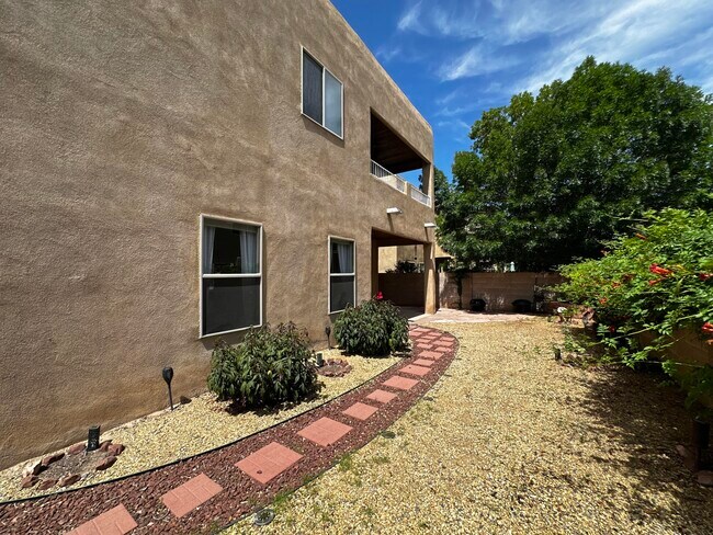 Building Photo - 5856 Ermemin Ave