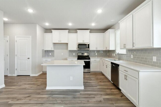 Building Photo - 6158 Marsh Ln
