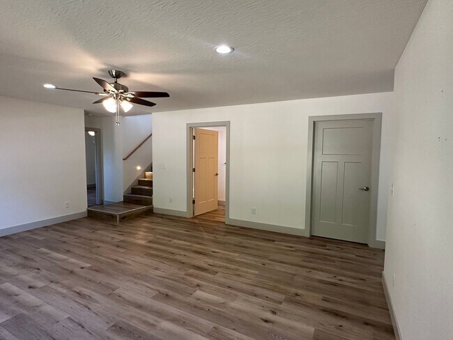 Building Photo - Now LEASING in Summit Pass! Available May 18, 2026!