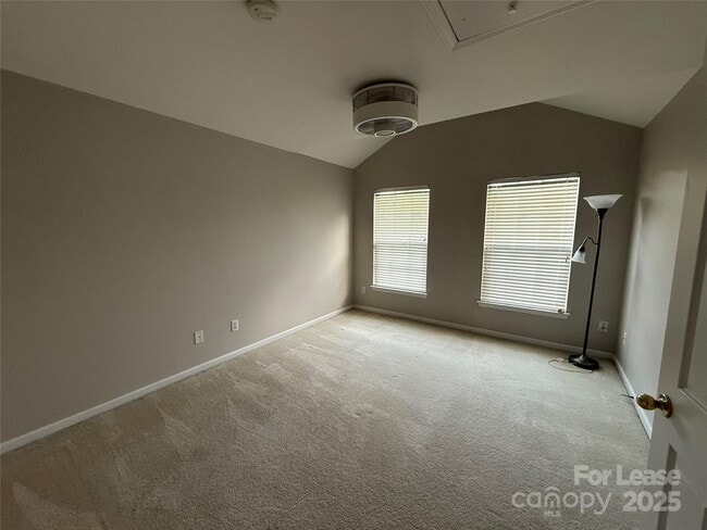 Building Photo - 8811 Singleton Ct