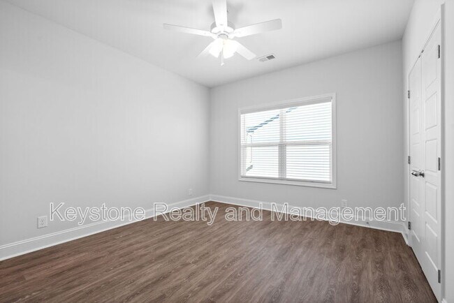 Building Photo - 760 Tracy Ln