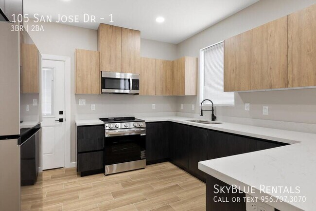 Building Photo - 105 San Jose Dr