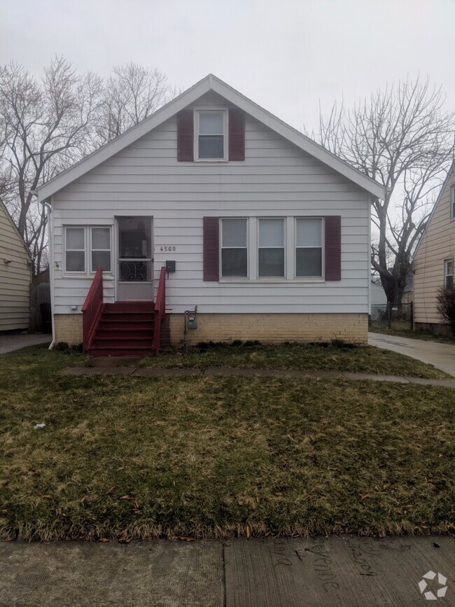 Building Photo - Single Family Home 3 beds 1 bath Available...