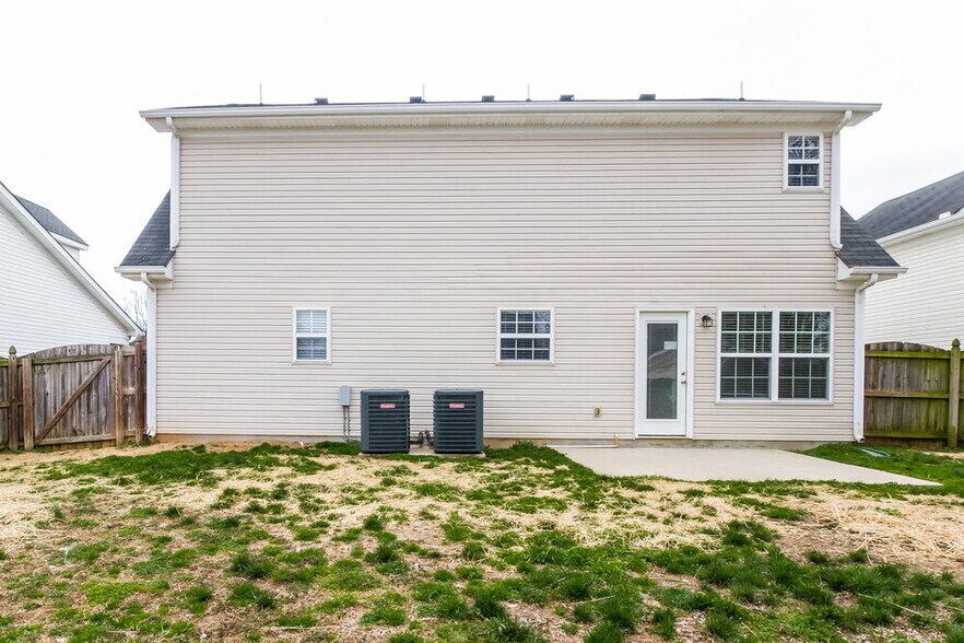 Building Photo - 843 Kanatak Ln