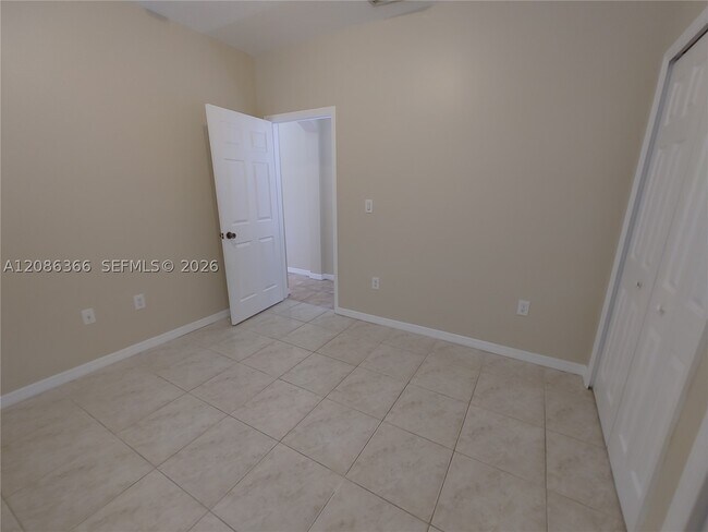 Building Photo - 15243 SW 28th Terrace