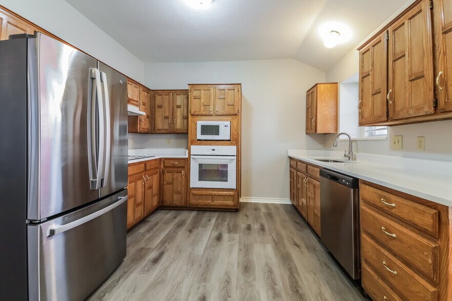 Building Photo - 7605 Colfax Dr