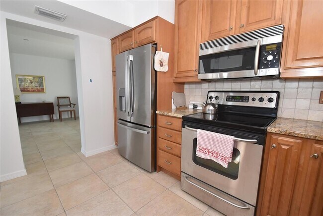 Building Photo - 1511 Pelican Point Dr