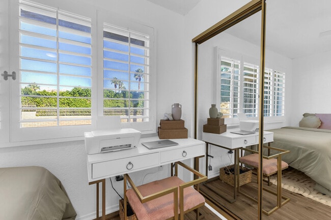 Building Photo - 72601 Edgehill Dr