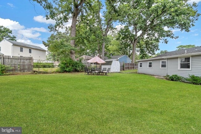 Building Photo - 1002 Londonderry Dr