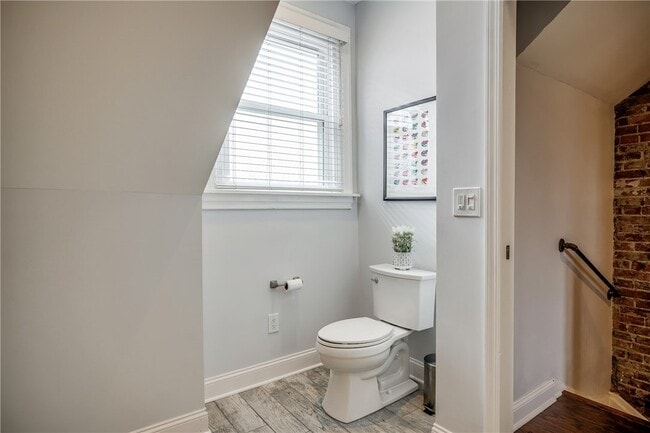 Building Photo - 276 46th St