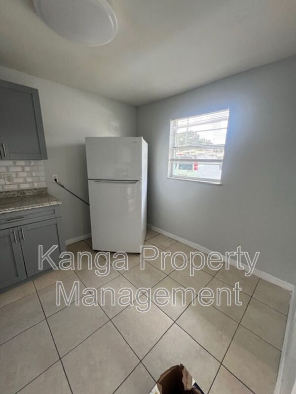 Building Photo - 3206 Louisiana Ave