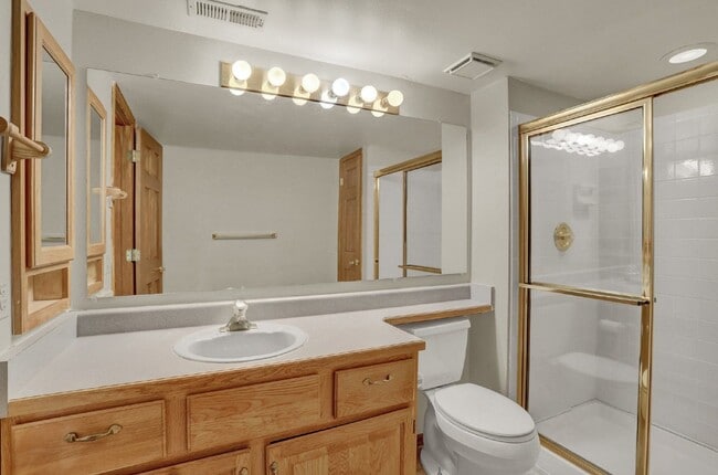 Building Photo - 110 Balmoral Way