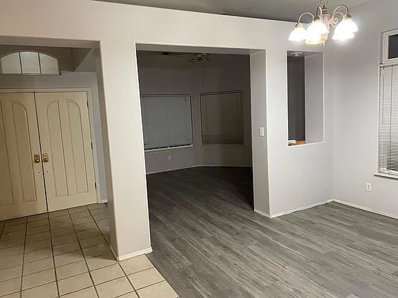 Building Photo - Location, location, location! This charming home is located in the much desired Northwest area of...