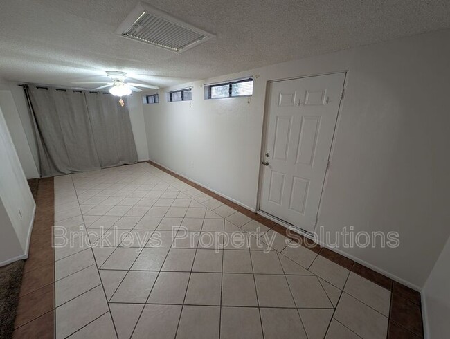 Building Photo - 6721 E McDowell Rd