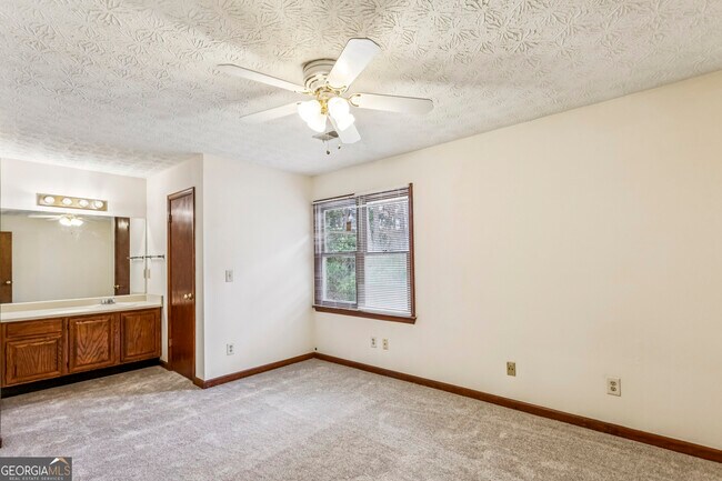 Building Photo - 1105 Booth Ct SW