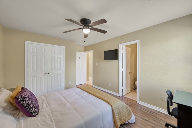 Building Photo - 125 Pine St