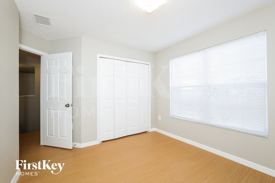 Building Photo - 639 Linnet Ct