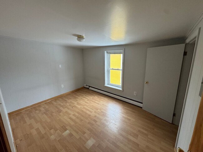 Building Photo - 10 Portland St