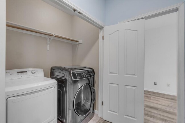 Building Photo - 12601 Duckcreek Ct