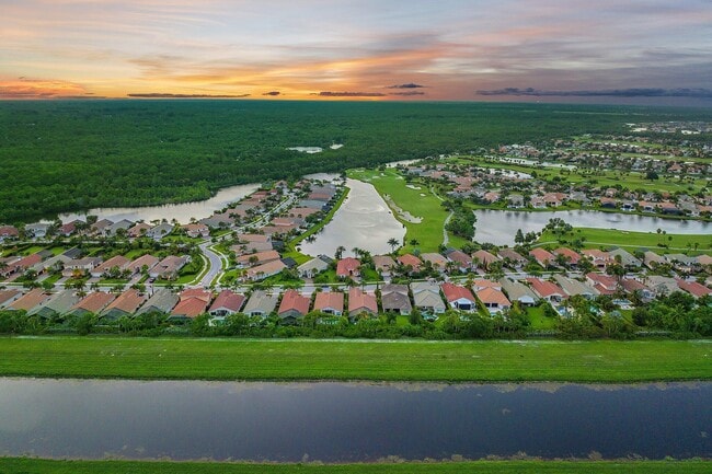 Building Photo - 236 Carina Dr