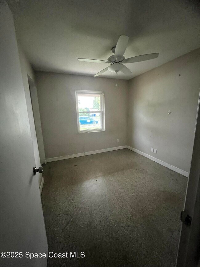 Building Photo - 976 Brewster Ln
