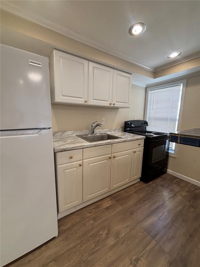 Building Photo - 1715 Lincoln St