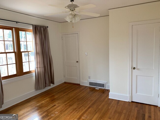 Building Photo - 155 Windsor Ct