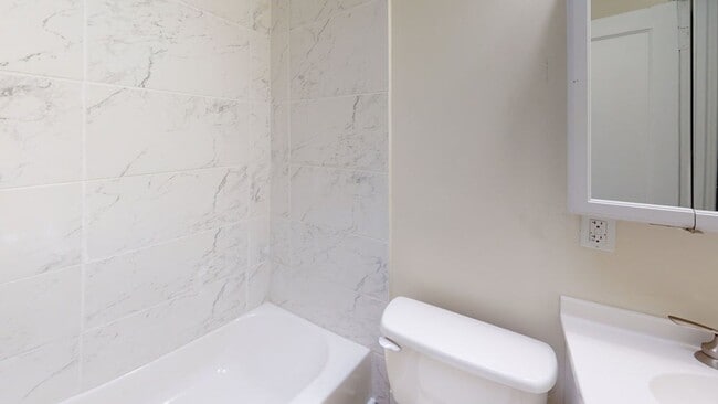 Building Photo - Beautiful 3 Bedroom Home for Rent wt Bonus...